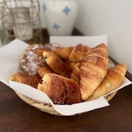 Vakantiehuis 3bed House- Sleeps 6 - Pool Garden Pets Parking *