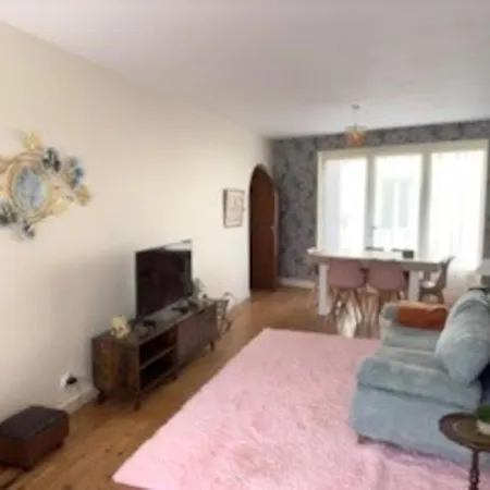 3bed House- Sleeps 6 - Pool Garden Pets Parking Vakantiehuis