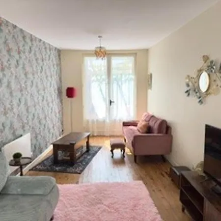 3bed House- Sleeps 6 - Pool Garden Pets Parking Vakantiehuis *