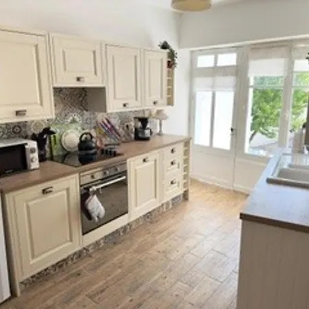 Vakantiehuis 3bed House- Sleeps 6 - Pool Garden Pets Parking